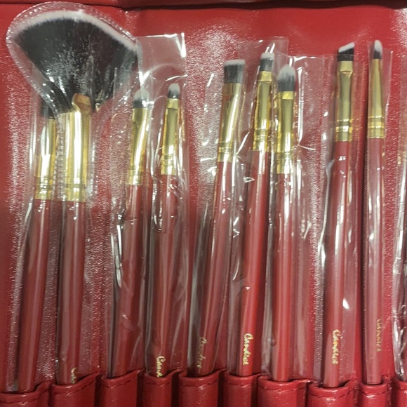 Cabernet  24 piece brush set - Picture 4 of 7